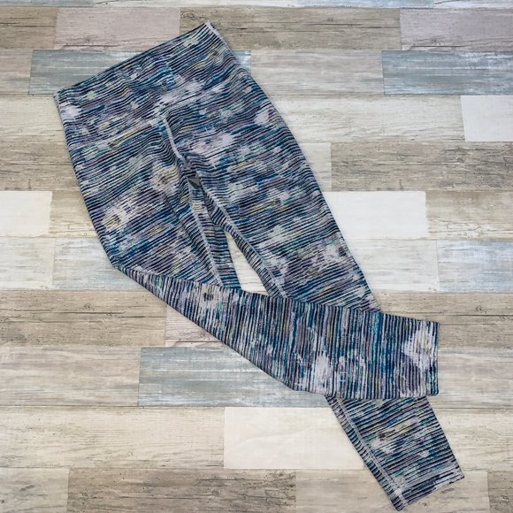 lululemon athletica Pants - Lululemon Hi-Crop Leggings in Blurry Belle - Sz 6